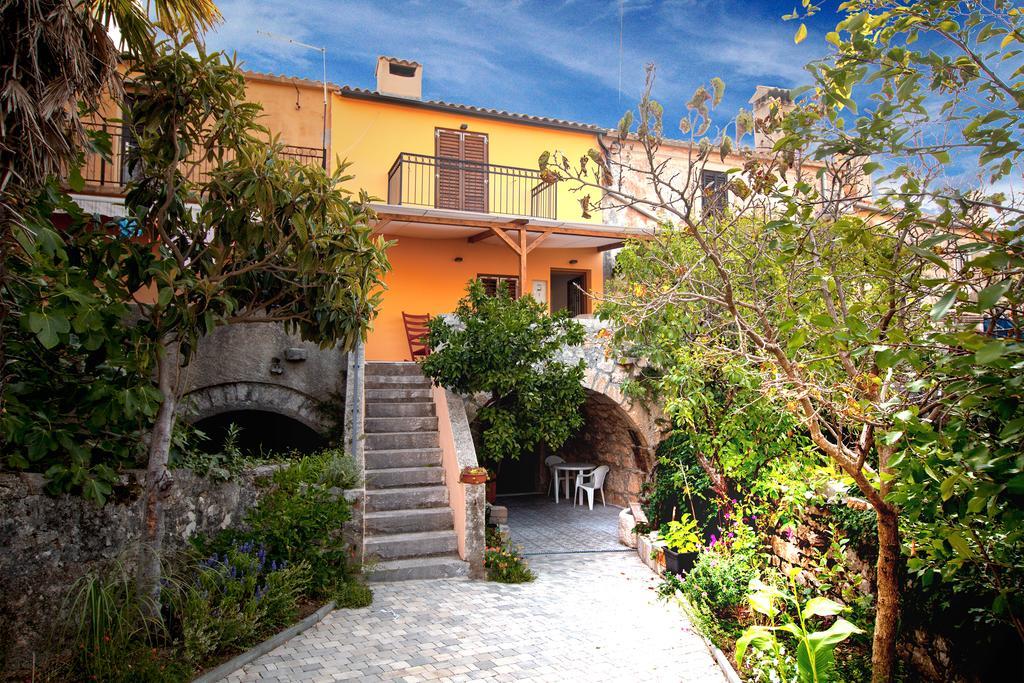 Holiday Home Kuca Na Moru Kornić 외부 사진