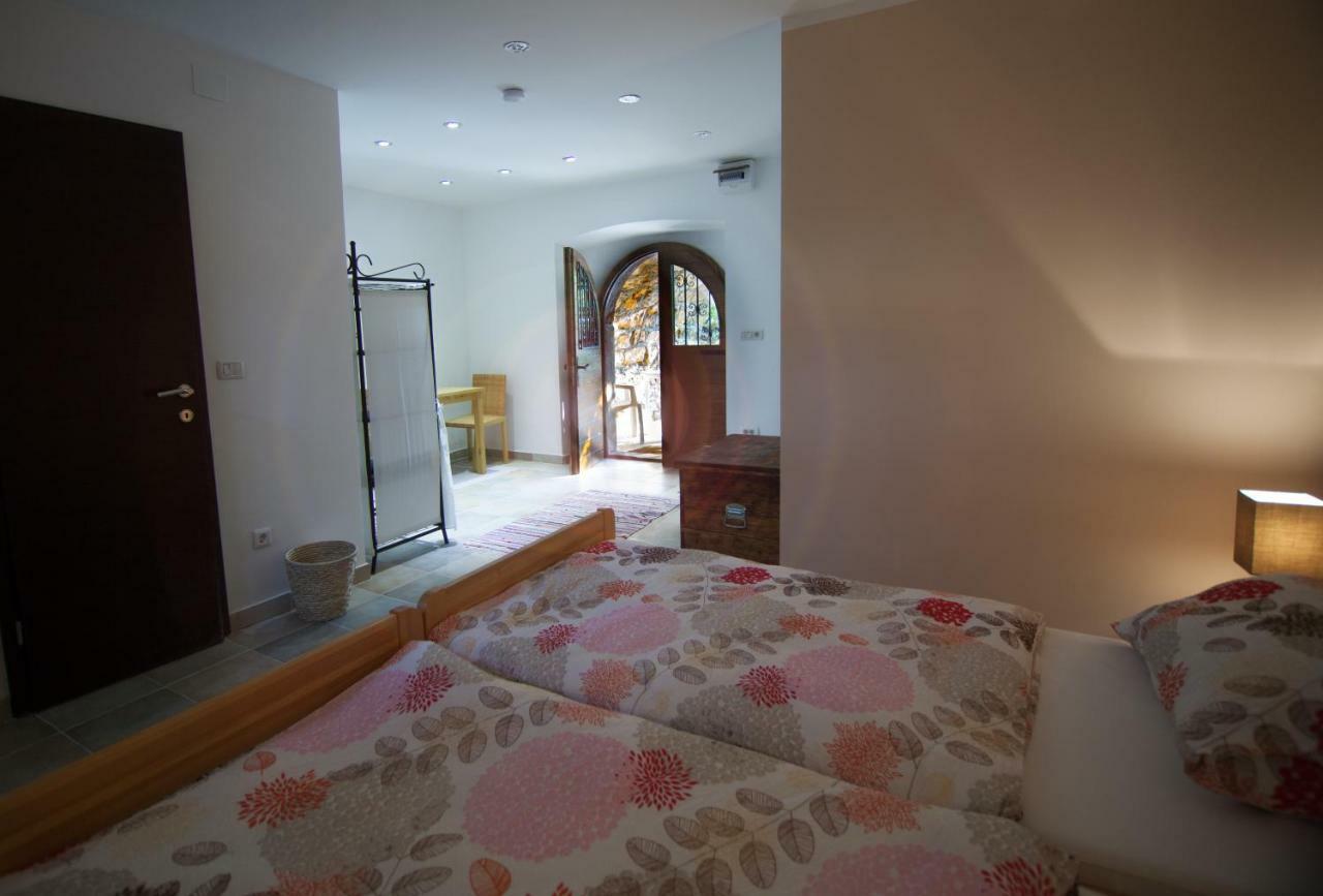 Holiday Home Kuca Na Moru Kornić 외부 사진